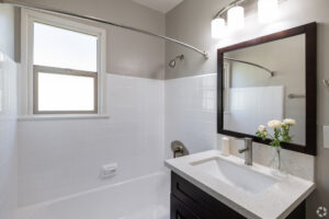 ladera-apartments-los-angeles-ca-1br-1ba---575sf---bathroom