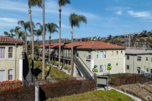 ladera-apartments-los-angeles-ca-building-exterior